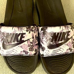 Women's Nike slides